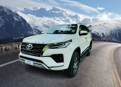 fortuner-car-hire-in-ahmedabad