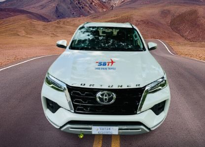 fortuner-car-rent-per-km-price